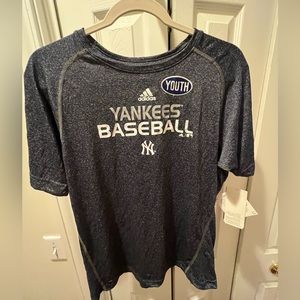 Adidas youth New York Yankees climalite shirt size XL NWT